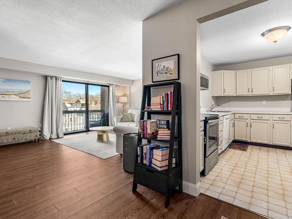 12 Mount Vernon St 44, Melrose MA 02176