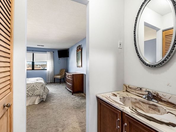 12 Mount Vernon St 44, Melrose MA 02176