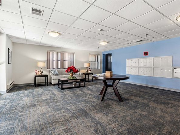 12 Mount Vernon St 44, Melrose MA 02176