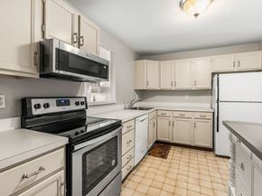 12 Mount Vernon St 44, Melrose MA 02176