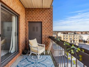 12 Mount Vernon St 44, Melrose MA 02176