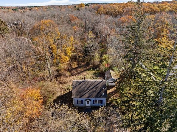 40 Beechwood St, Cohasset MA 02025