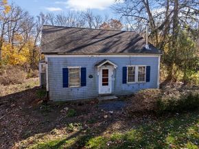 40 Beechwood St, Cohasset MA 02025