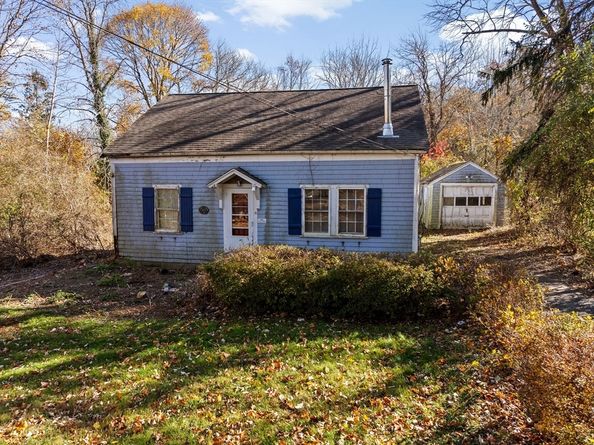 40 Beechwood St, Cohasset MA 02025