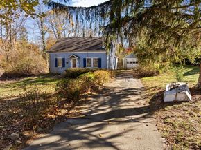 40 Beechwood St, Cohasset MA 02025