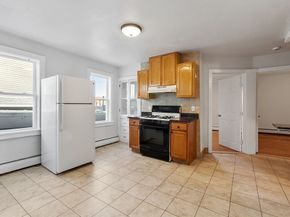 5 Mcfarland Ct, Worcester MA 01604