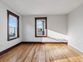 5 Mcfarland Ct, Worcester MA 01604