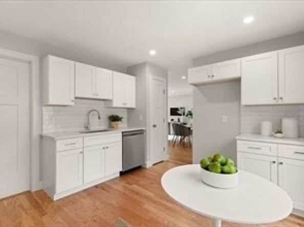 32 Barracks Road 32, Hudson MA 01749