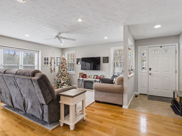 12 Meditation Ln 12, Lancaster MA 01523