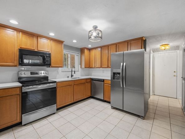 10 Royal Dane Dr 85, Marshfield MA 02050