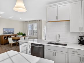 4206 Peters Farm Way 206, Westborough MA 01581