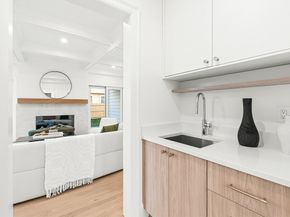 8 Oakdale Ave, Wellesley MA 02482