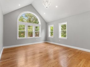 16 Old Cambridge Tpk, Lincoln MA 01773