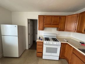 18-22 Hartwell St, Fitchburg MA 01420