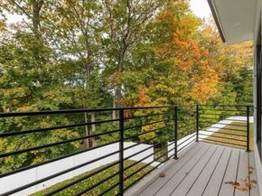 63 Drumlin Rd, Newton MA 02459