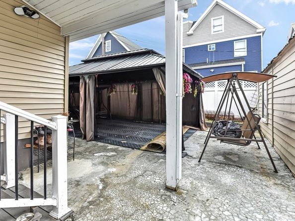 14 Oakhurst St, Boston MA 02124