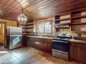 203 Brooks Ave, Templeton MA 01468