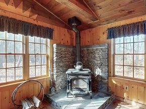 203 Brooks Ave, Templeton MA 01468