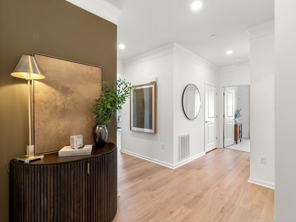 320 Martins Landing 401, North Reading MA 01864