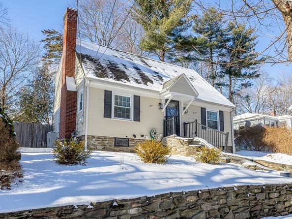 23 Tiverton Parkway, Worcester MA 01602