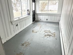 60 Howard St, Leominster MA 01453