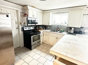 60 Howard St, Leominster MA 01453