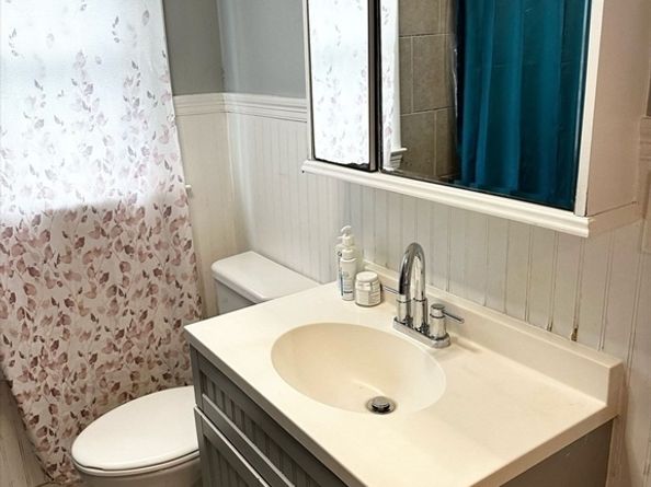 60 Howard St, Leominster MA 01453