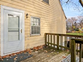 15 Crescent Rd, Woburn MA 01801