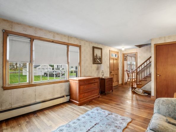 15 Crescent Rd, Woburn MA 01801