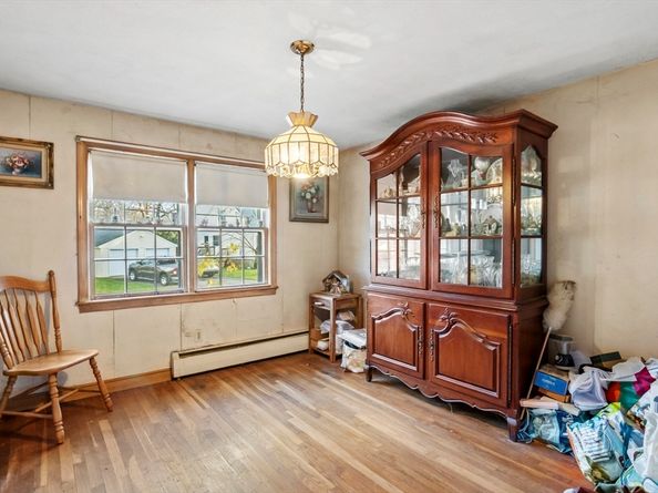 15 Crescent Rd, Woburn MA 01801