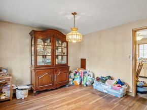 15 Crescent Rd, Woburn MA 01801