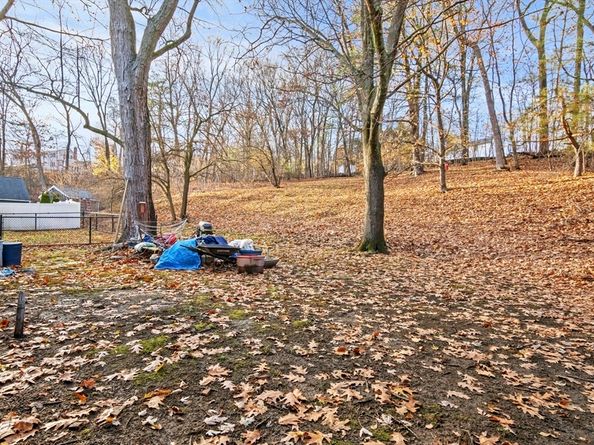 15 Crescent Rd, Woburn MA 01801