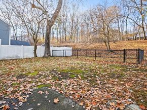 15 Crescent Rd, Woburn MA 01801