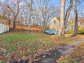 15 Crescent Rd, Woburn MA 01801