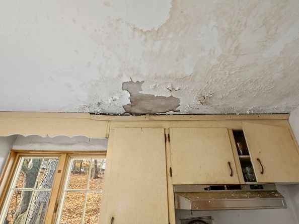 15 Crescent Rd, Woburn MA 01801