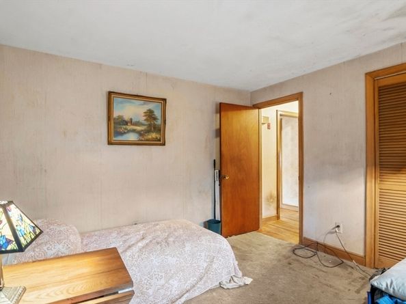 15 Crescent Rd, Woburn MA 01801