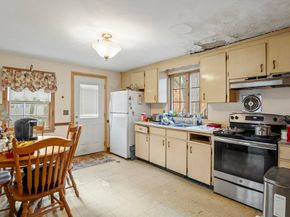 15 Crescent Rd, Woburn MA 01801