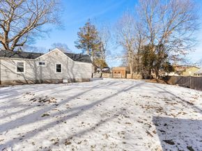 51 Himoor Cir, Randolph MA 02368