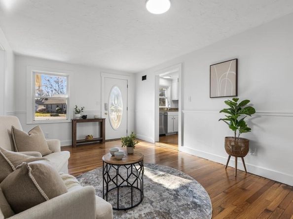 51 Himoor Cir, Randolph MA 02368