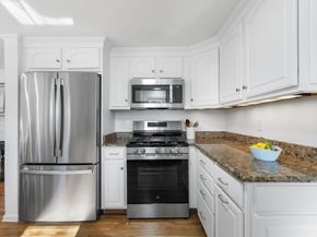 51 Himoor Cir, Randolph MA 02368
