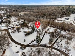 4 Barberry Ln, West Newbury MA 01985