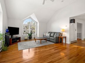 4 Barberry Ln, West Newbury MA 01985