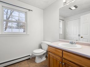 4 Barberry Ln, West Newbury MA 01985