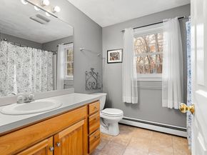 4 Barberry Ln, West Newbury MA 01985