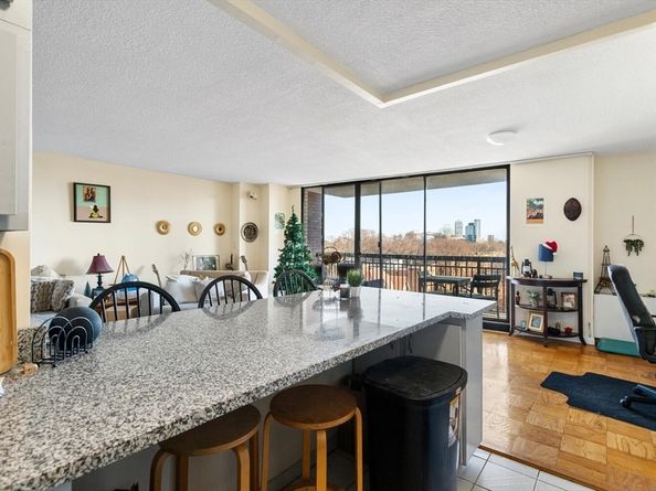 50 Longwood Ave 712, Brookline MA 02446
