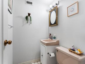 50 Longwood Ave 712, Brookline MA 02446