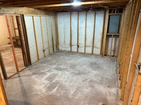 48 Tolland Rd, North Andover MA 01845
