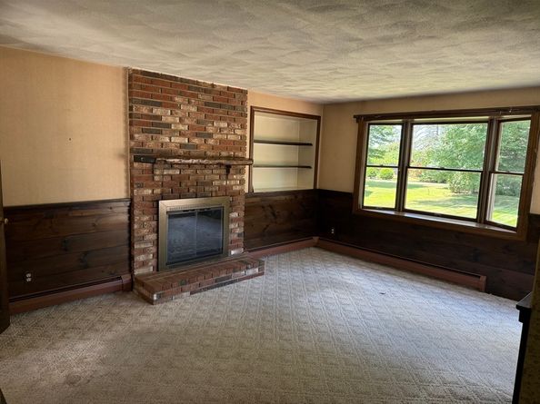 48 Tolland Rd, North Andover MA 01845