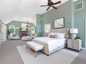 63 Uxbridge Rd, Sutton MA 01590