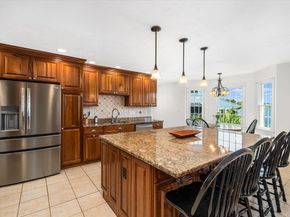 63 Uxbridge Rd, Sutton MA 01590